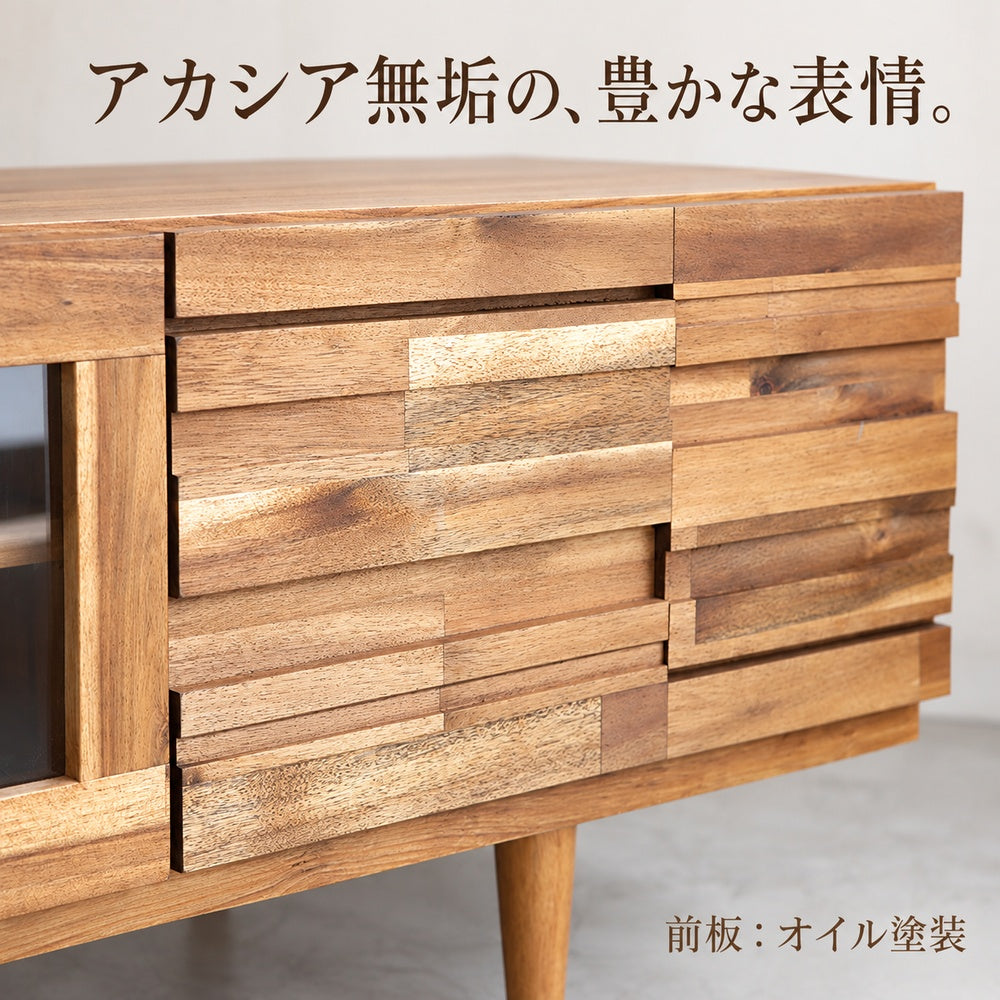 オイル塗装のアカシア無垢前板の凹凸